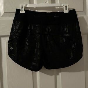 Lululemon speed up shorts! Size 6 tall 4”